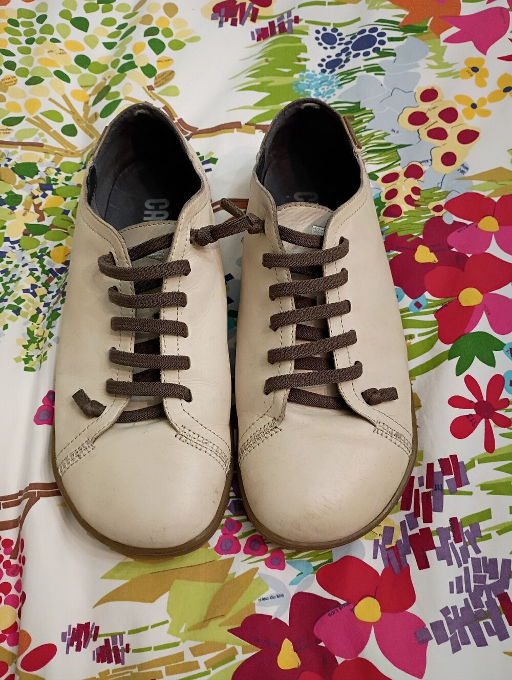 Camper  Brand Peu  Cream Sneakers with Olive Laces.  Size 41 equals  women's 10 - Picture 3 of 8